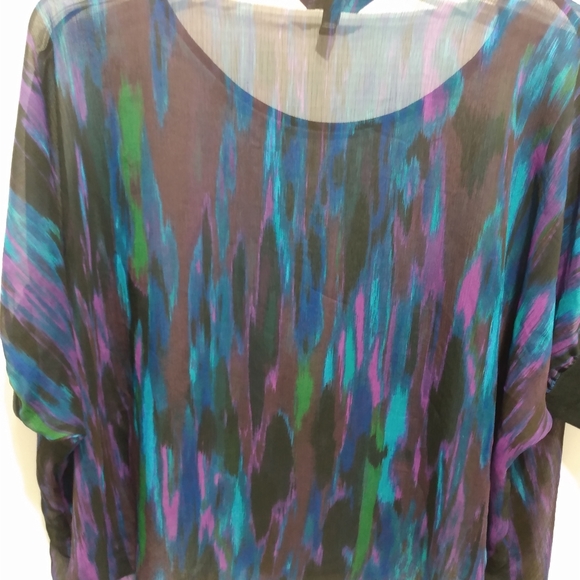 Vibrant Top!!! - Picture 2 of 5